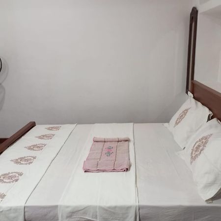 Relax Home Rambukkana Dış mekan fotoğraf